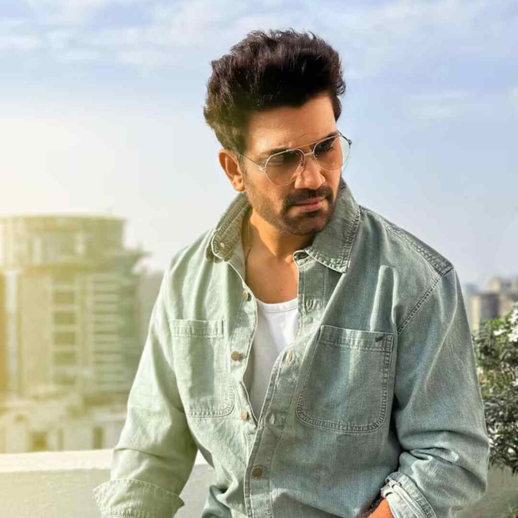 Sharad Kelkar as Arvind
