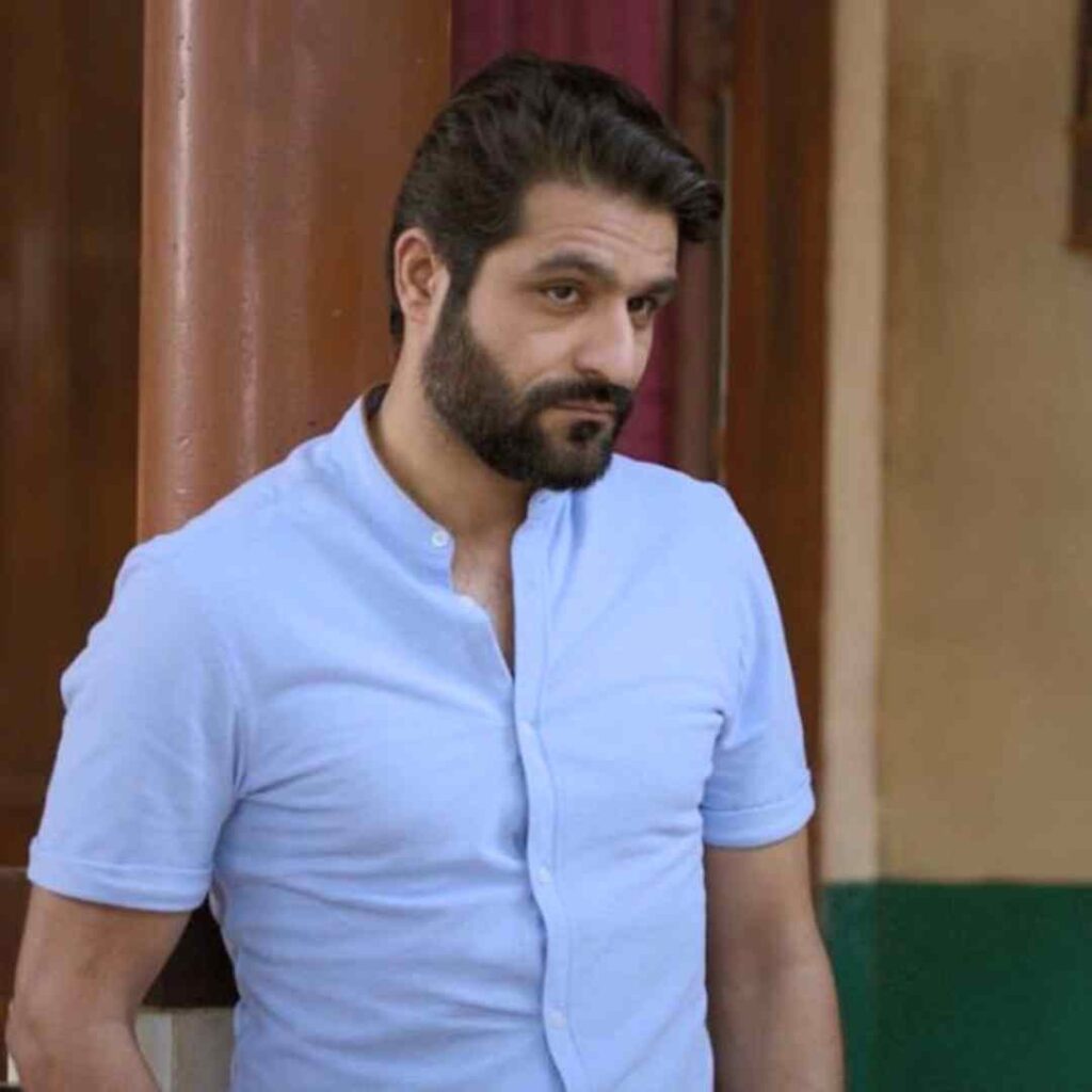 Sunny Hinduja as Milind